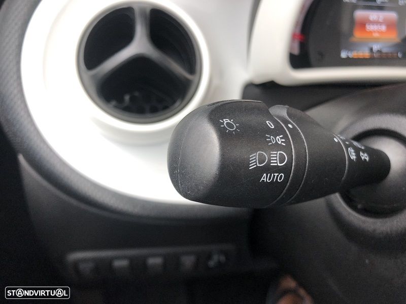 Smart ForTwo Coupé 1.0 mhd Passion 71 Softouch - 14