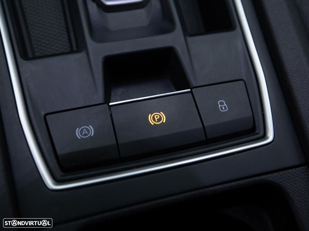 SEAT Leon 1.4 e-Hybrid Xcellence DSG - 19