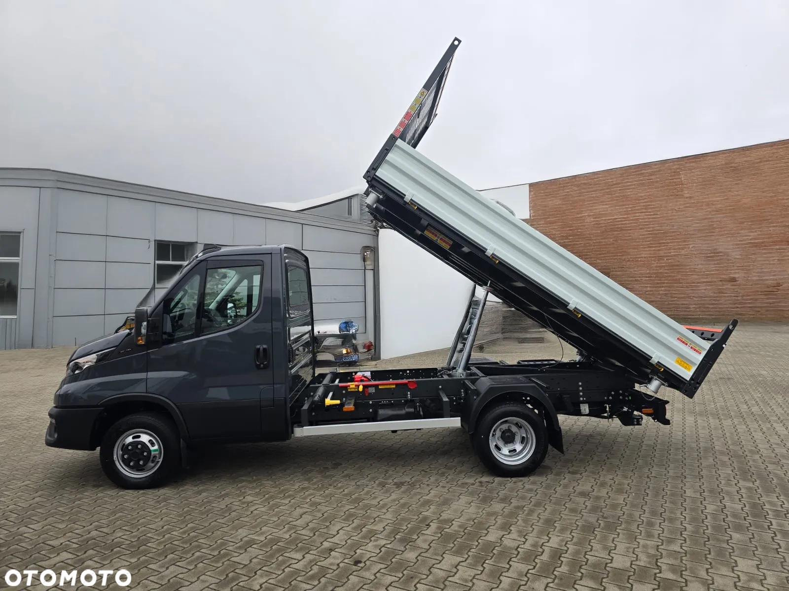 Iveco Daily wywrotka 50C18HZ - 9