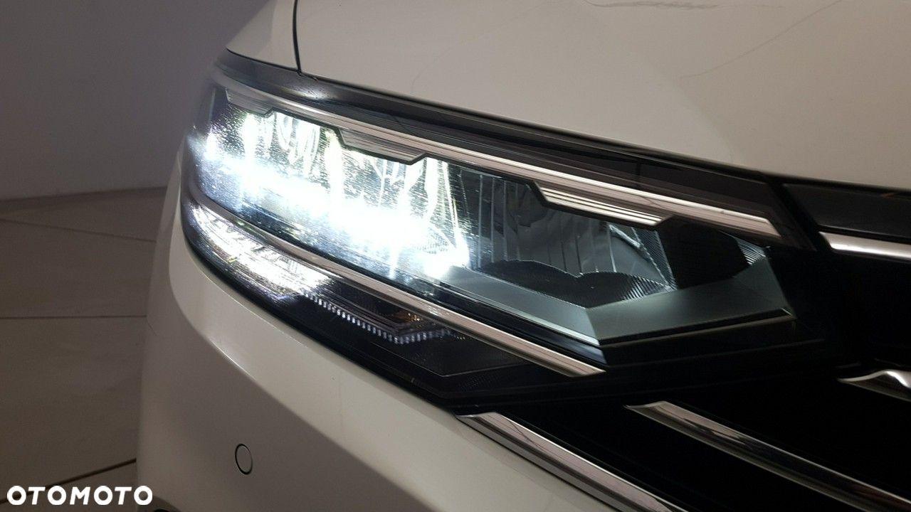 Volkswagen Passat - 15