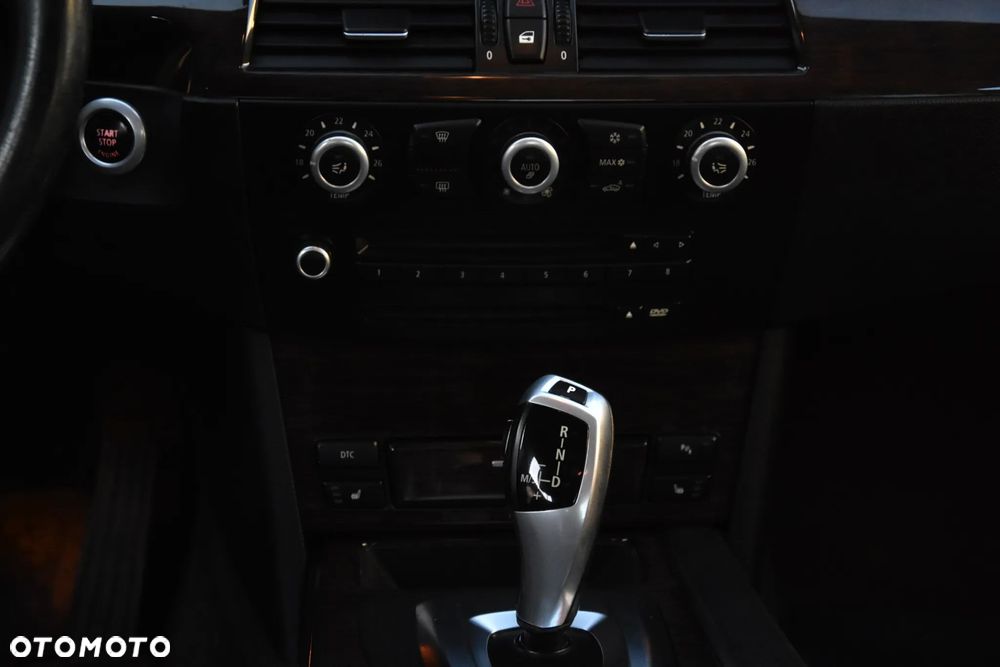 BMW Seria 5 525d Edition Sport - 15