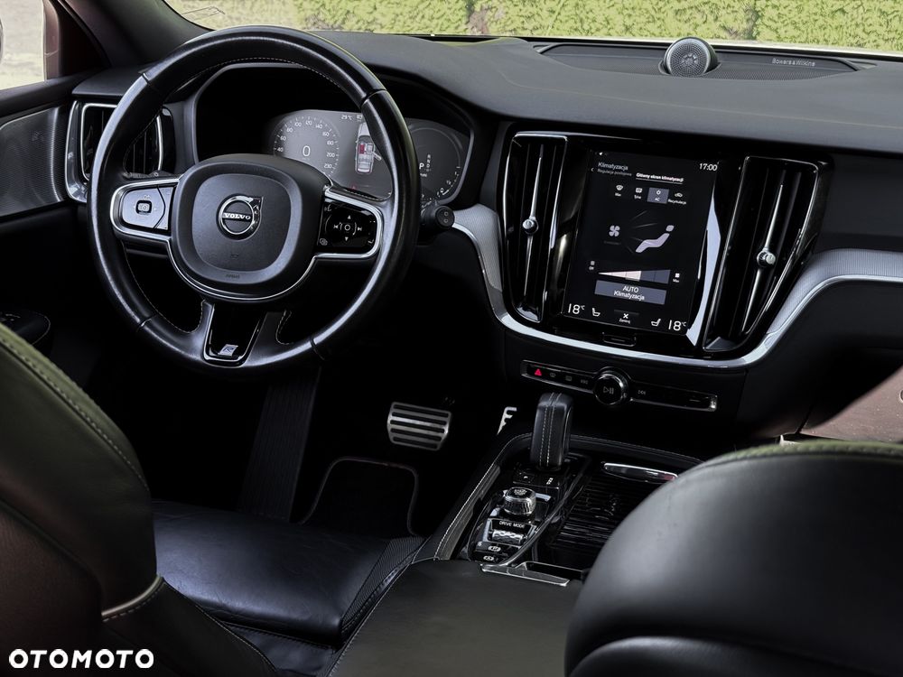 Volvo V60 T8 AWD Recharge Geartronic RDesign - 40