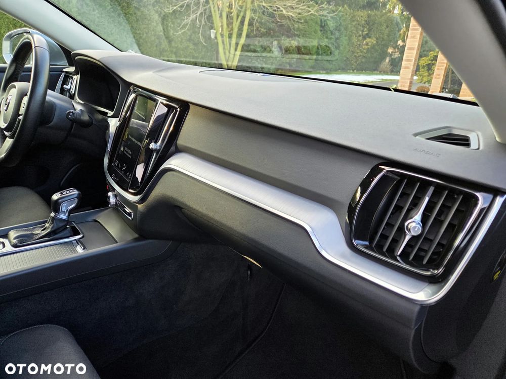 Volvo V60 D3 Geartronic Momentum Pro - 23