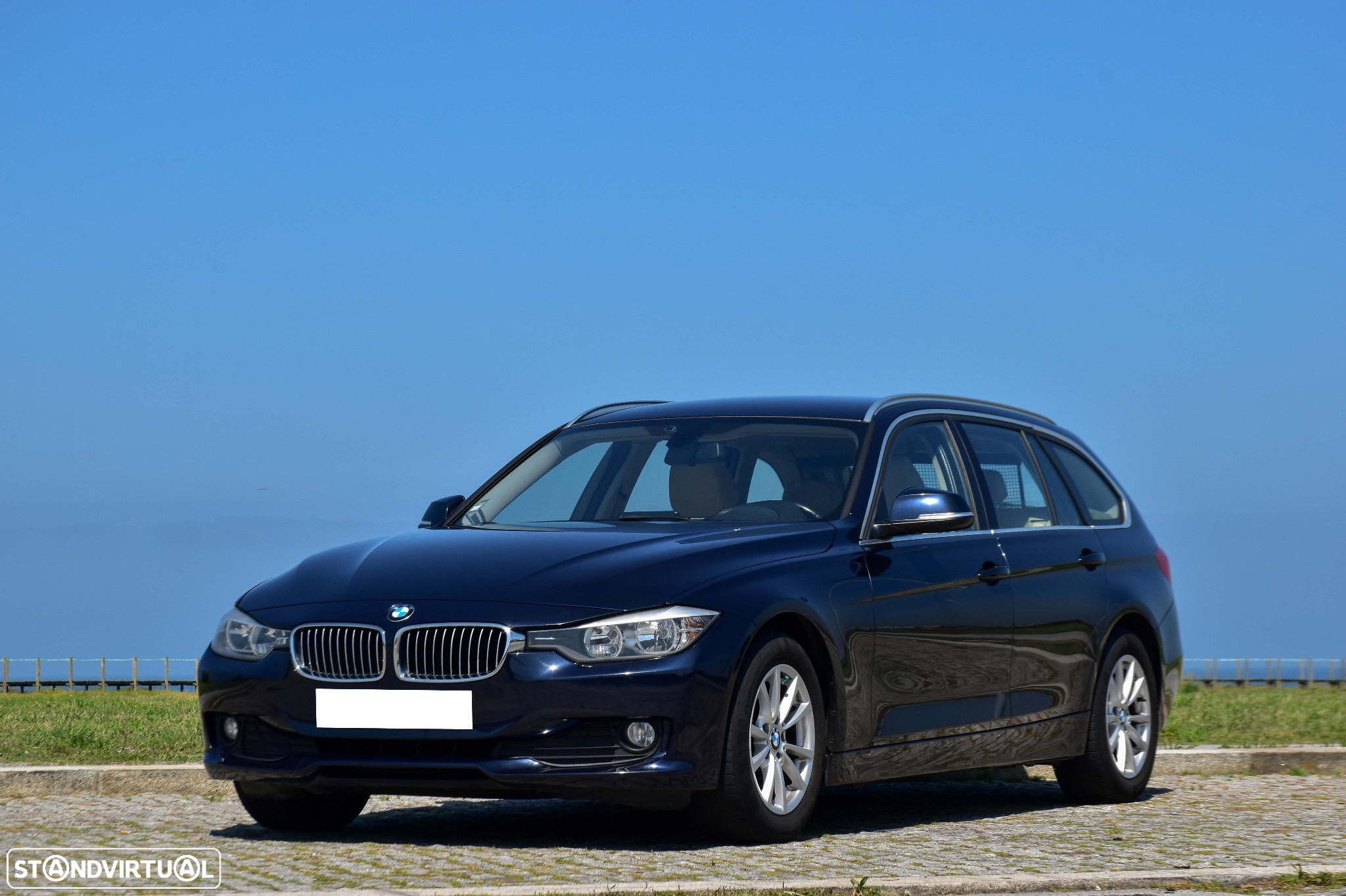 BMW 318 d Touring Auto Line Luxury - 4