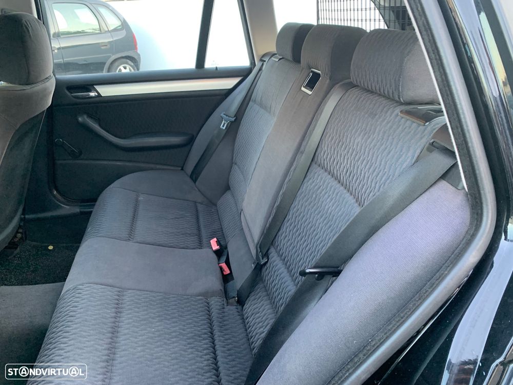 BMW 320 d Touring - 16