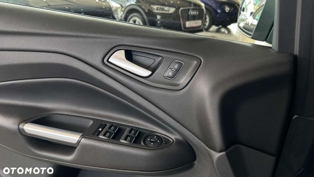 Ford Kuga - 31