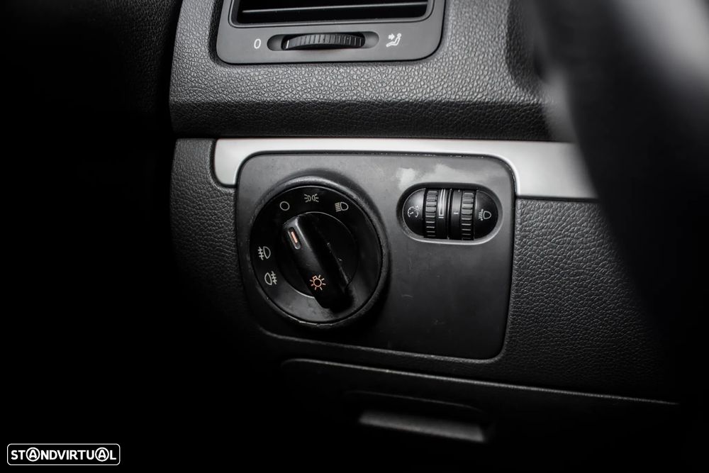 VW Golf 1.6 FSi Confortline - 18