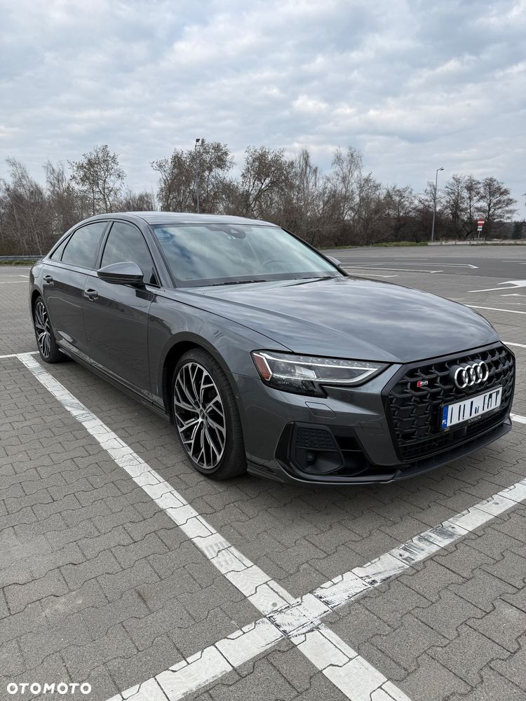 Audi S8 - 4