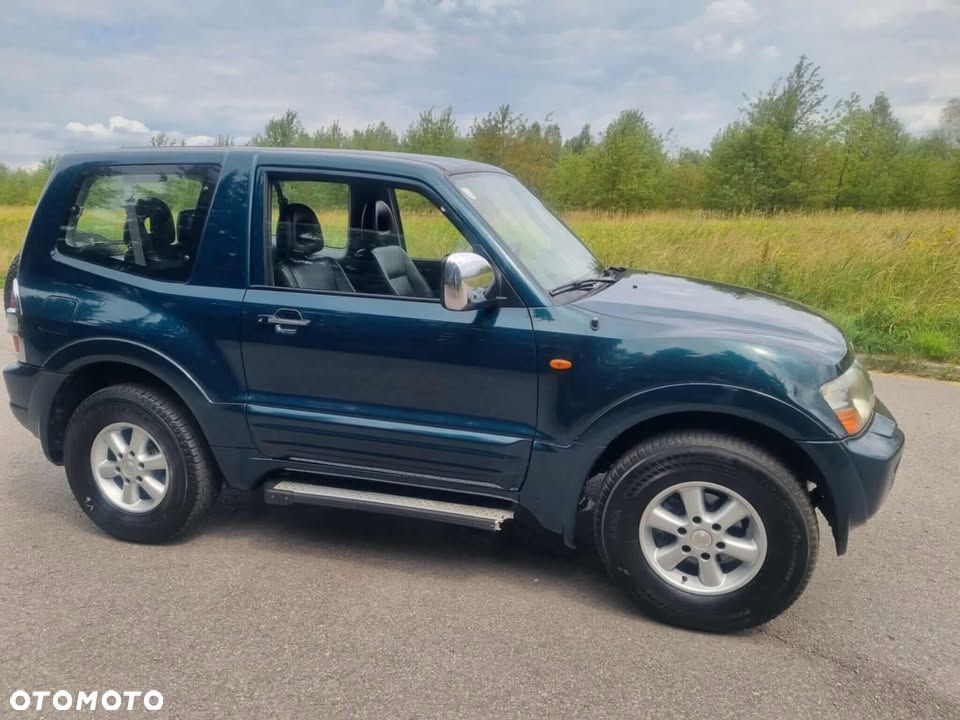 Mitsubishi Pajero - 4