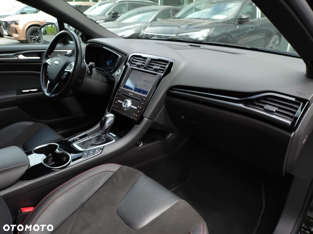 Ford Mondeo - 32