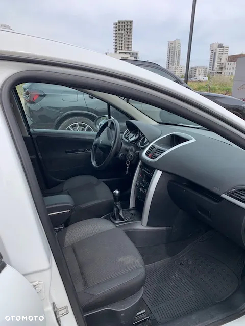 Peugeot 207 1.6 HDi Presence Euro5 - 8