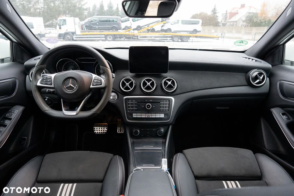 Mercedes-Benz GLA 180 7G-DCT Edition 1 - 16