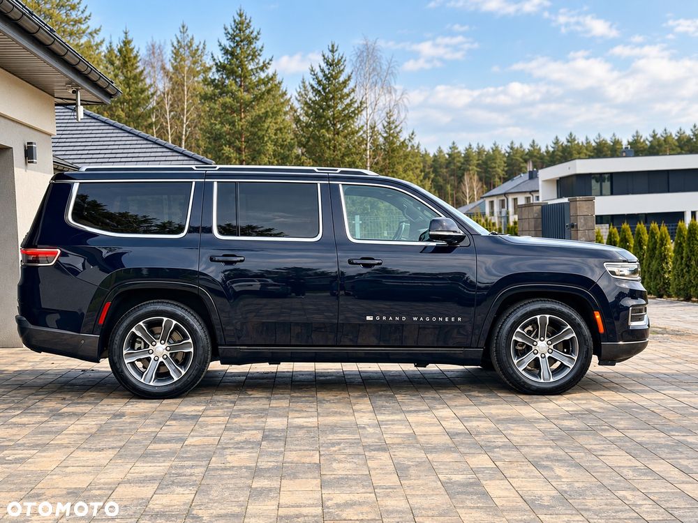 Jeep Grand Wagoneer - 11