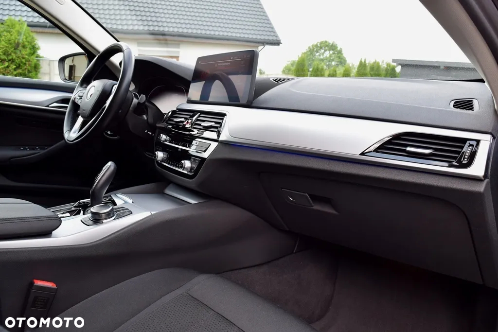 BMW Seria 5 - 32