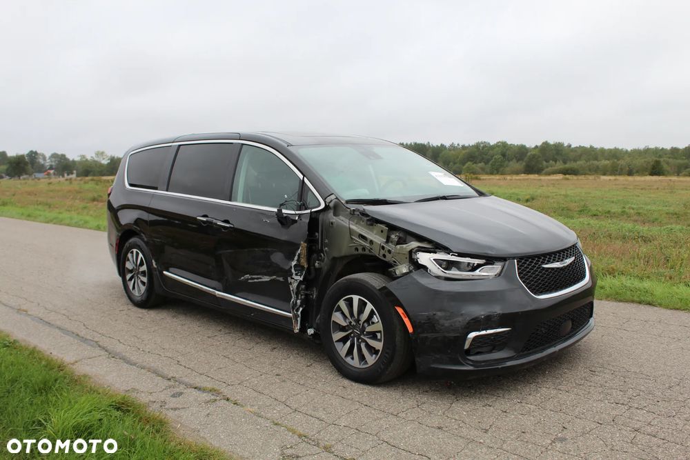 Chrysler Pacifica - 6