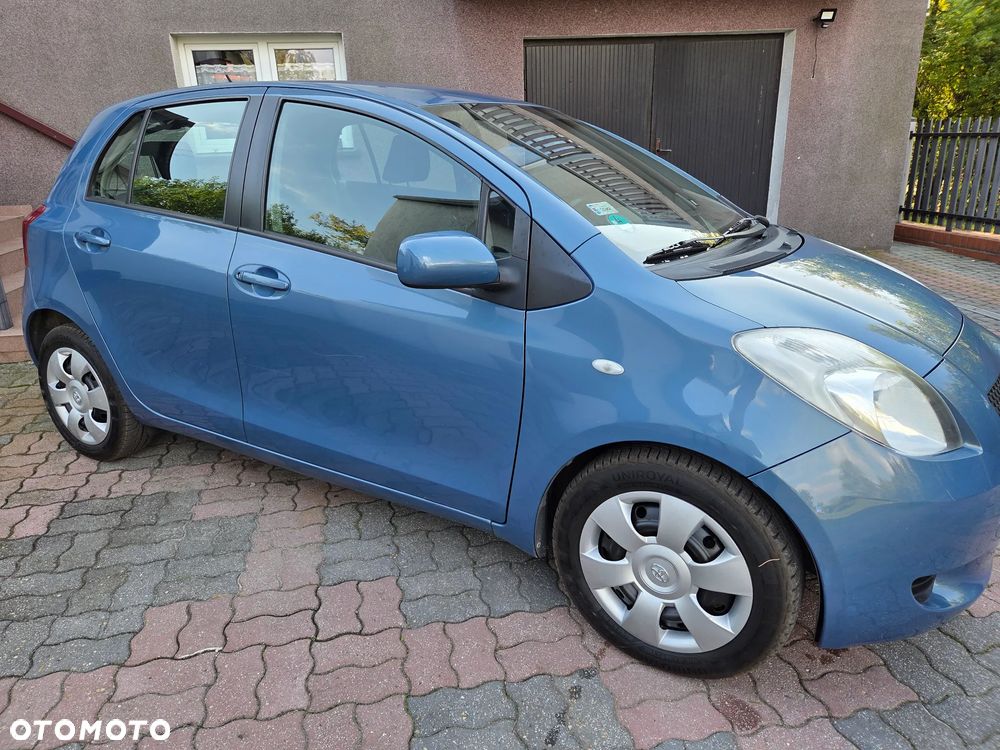Toyota Yaris - 10