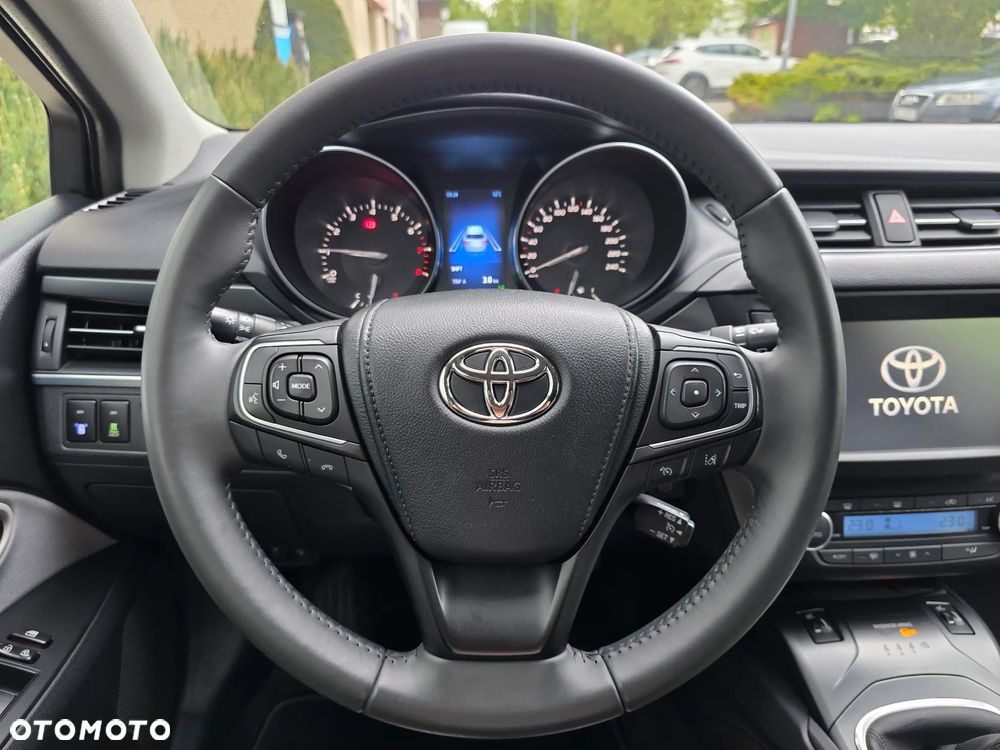 Toyota Avensis - 28