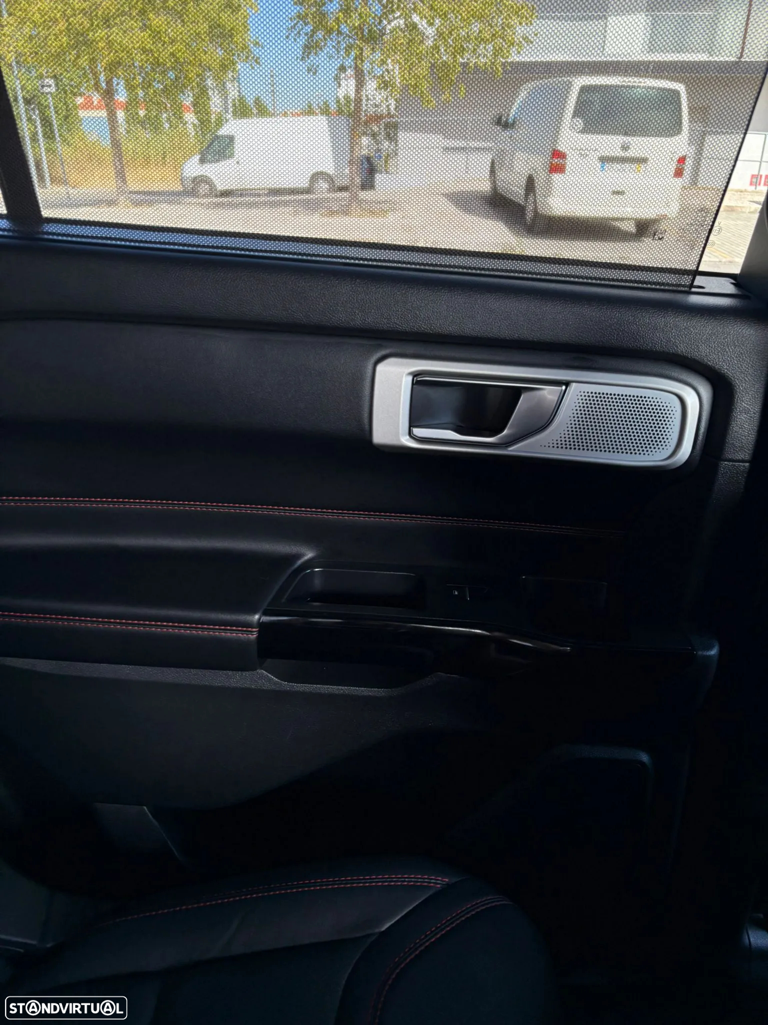 Ford Explorer 3.0 EcoBoost PHEV ST-Line - 35