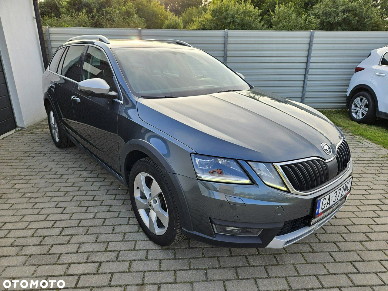 Skoda Octavia Combi 2.0 TDI 4x4 DSG Scout - 5