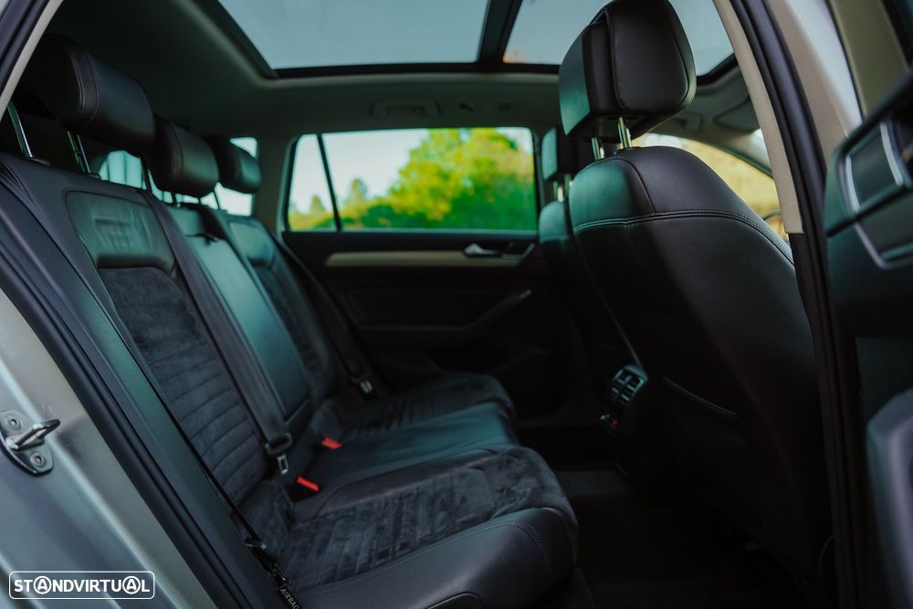 VW Passat Variant 2.0 TDi Highline DSG - 34