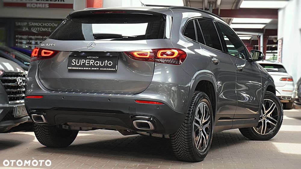 Mercedes-Benz GLA 180 - 12