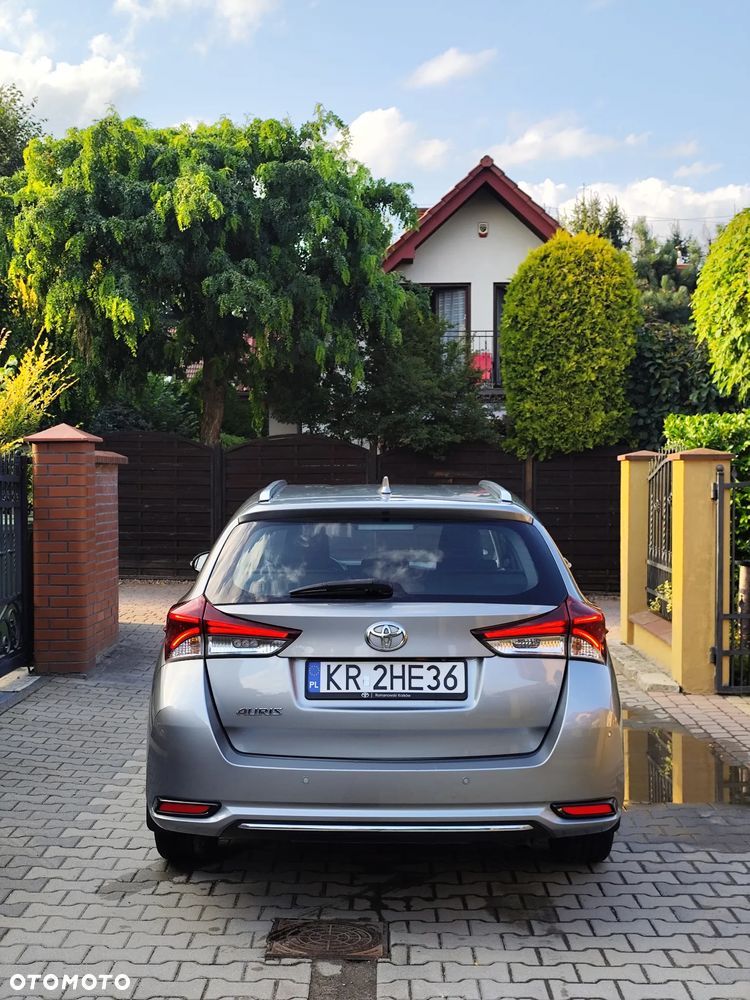 Toyota Auris 1.6 Premium - 5