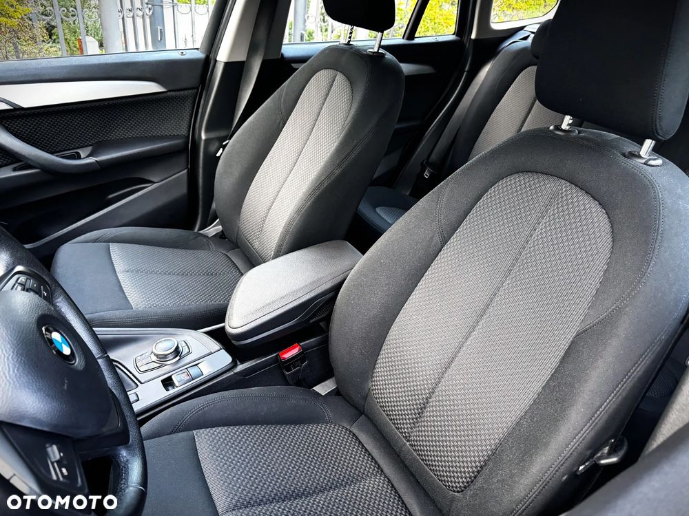 BMW X1 sDrive18i - 19