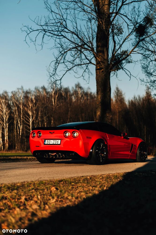 Chevrolet Corvette - 12