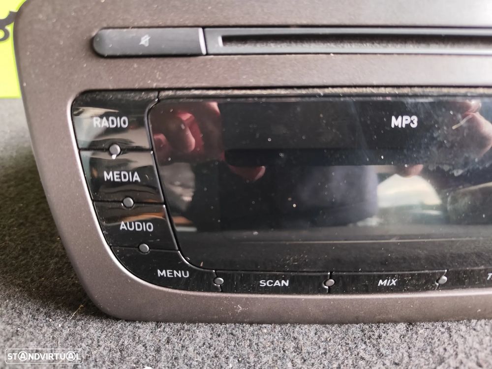 SEAT IBIZA 6J AUTO RADIO - R133 - 3