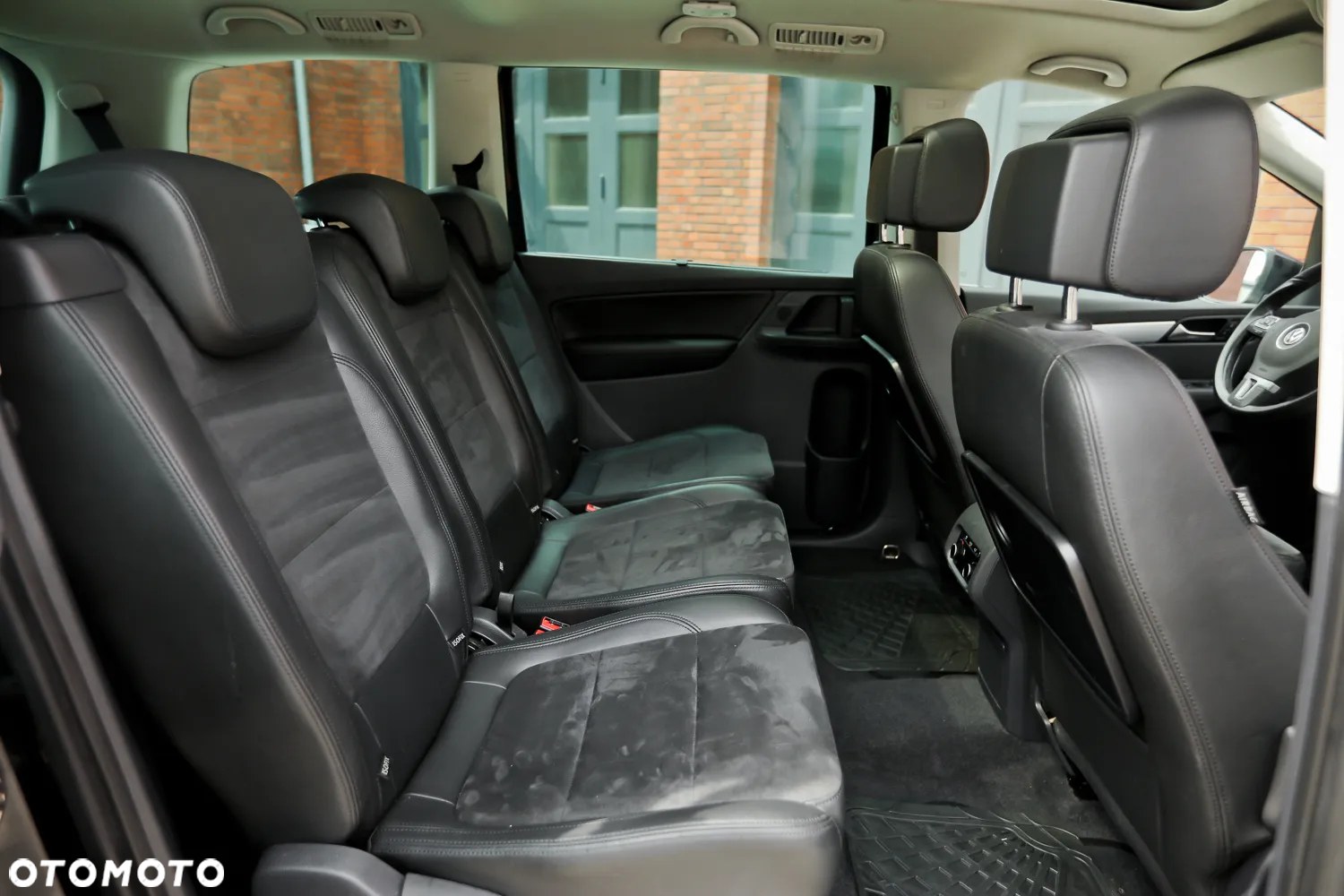 Volkswagen Sharan 2.0 TDI DSG BlueMotion Technology Highline - 29