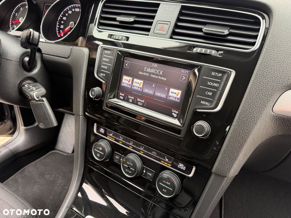Volkswagen Golf - 20