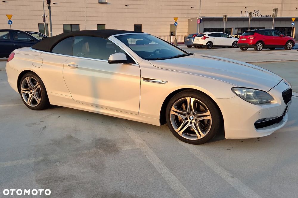 BMW Seria 6 650i - 12