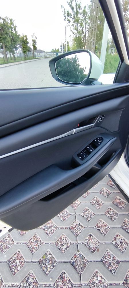 Mazda 3 - 10