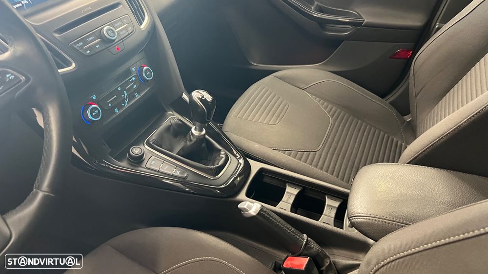 Ford Focus SW 1.5 TDCi Titanium - 28
