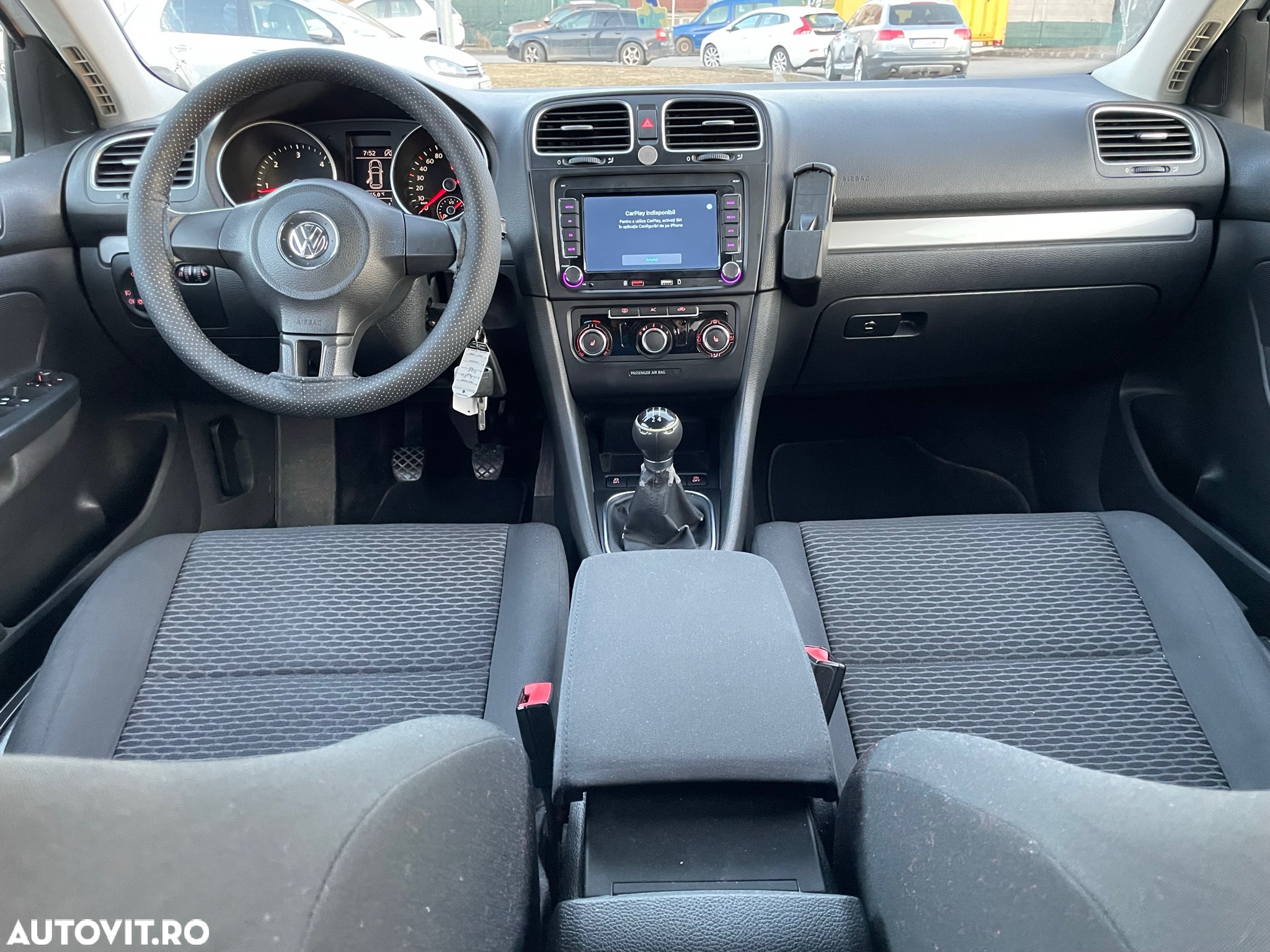 Volkswagen Golf - 8