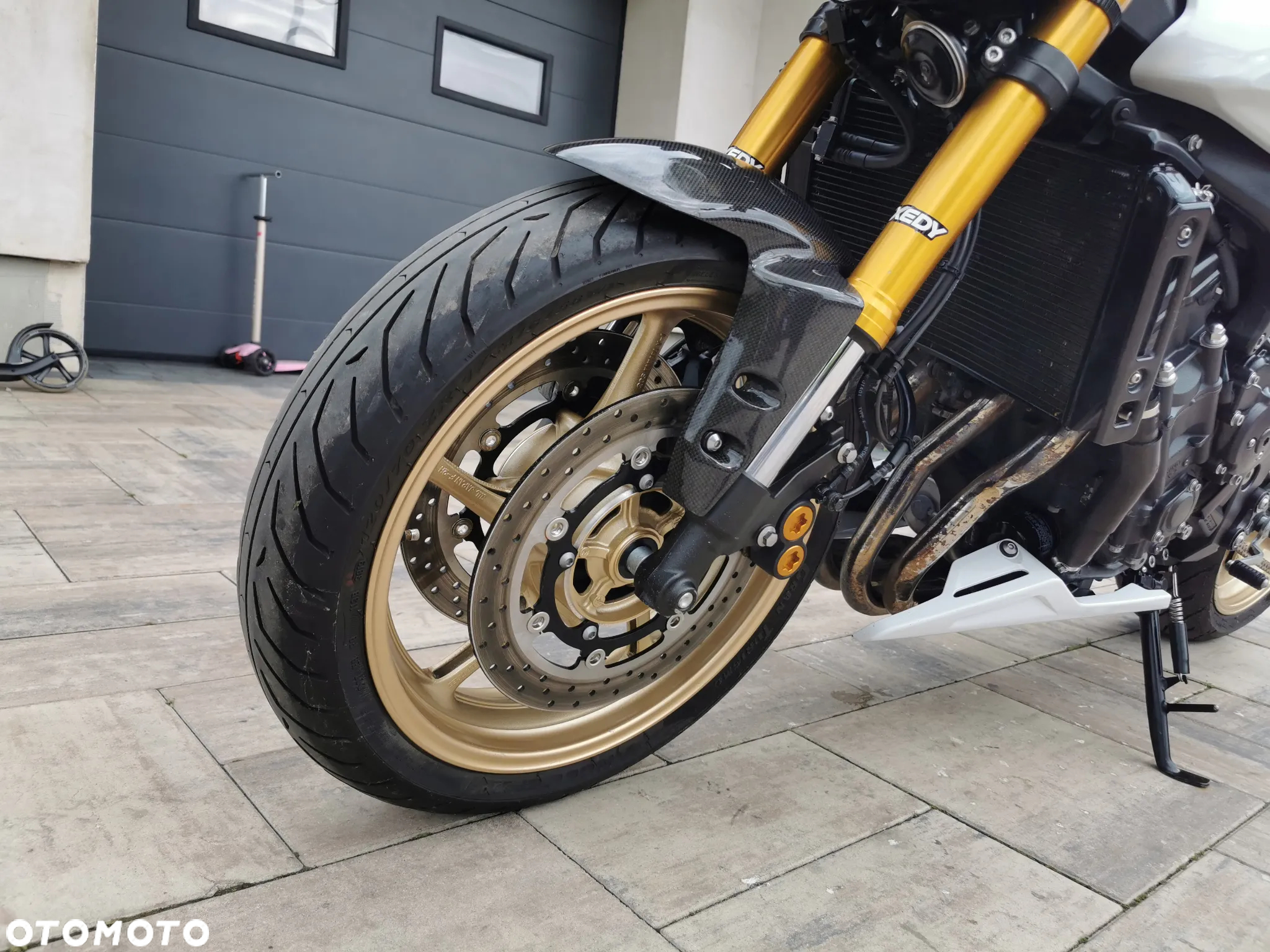 Yamaha FZ8 - 12