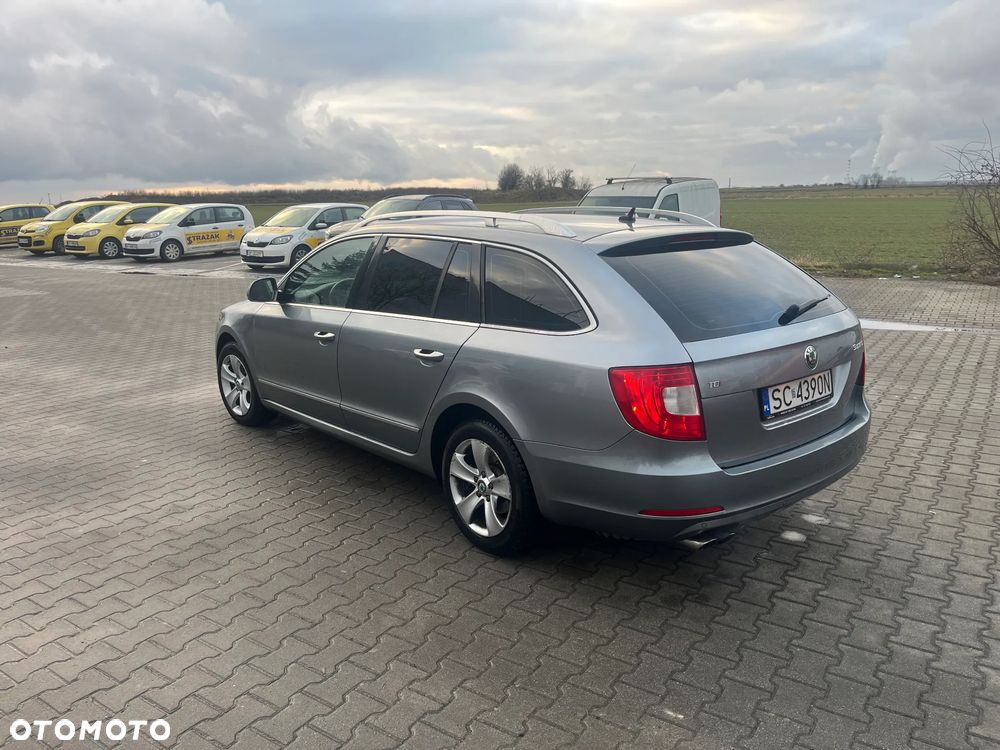 Skoda Superb 2.0 TDI Family - 4