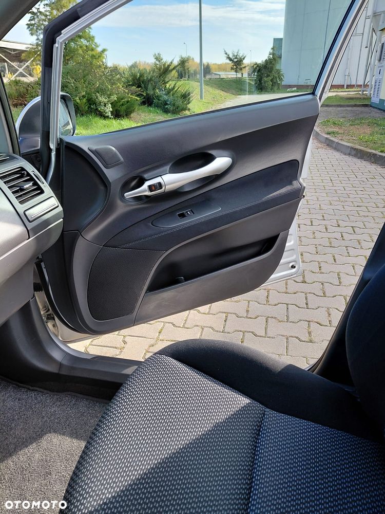 Toyota Auris 1.33 VVT-i Terra - 8