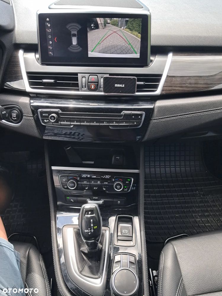 BMW Seria 2 218d xDrive - 13