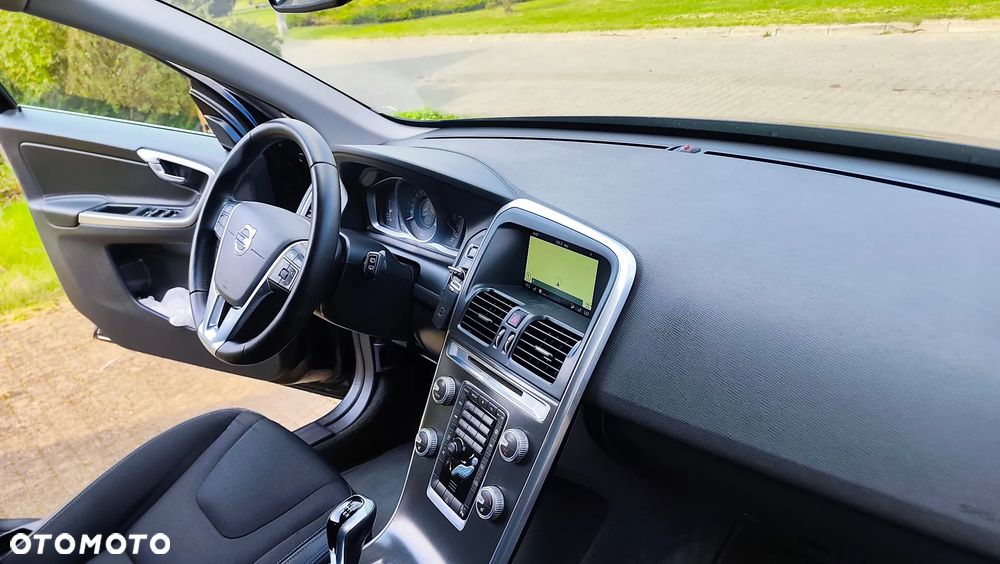 Volvo XC 60 D4 Drive-E R-Design Kinetic - 32