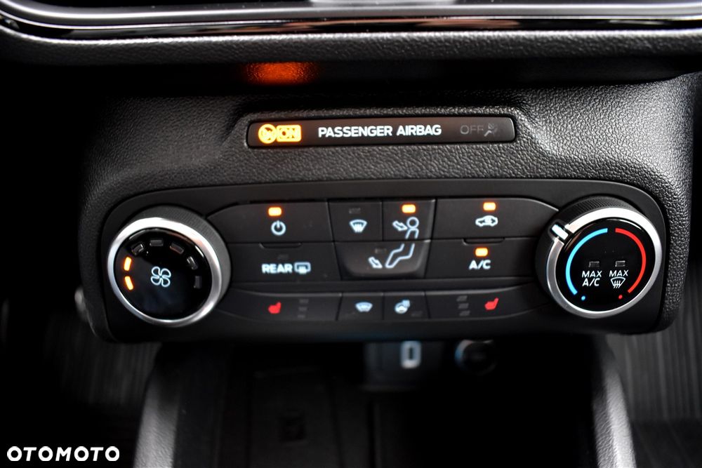 Ford Focus 2.0 EcoBlue ST-Line Business - 28