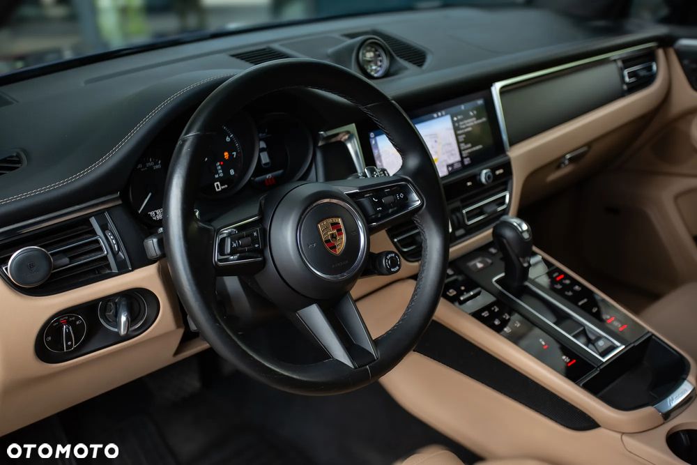 Porsche Macan T - 13