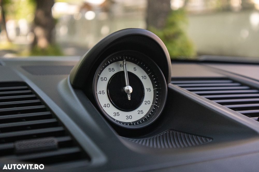 Porsche 911 Carrera 4S PDK - 12