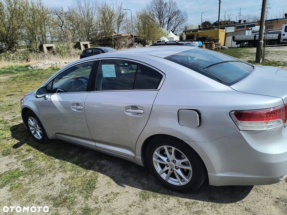 Toyota Avensis 1.8 Edition - 15