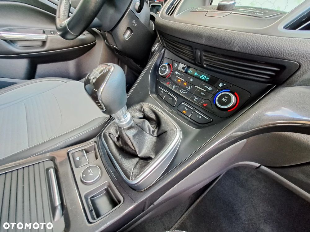 Ford Kuga 2.0 TDCi 4WD Titanium - 29