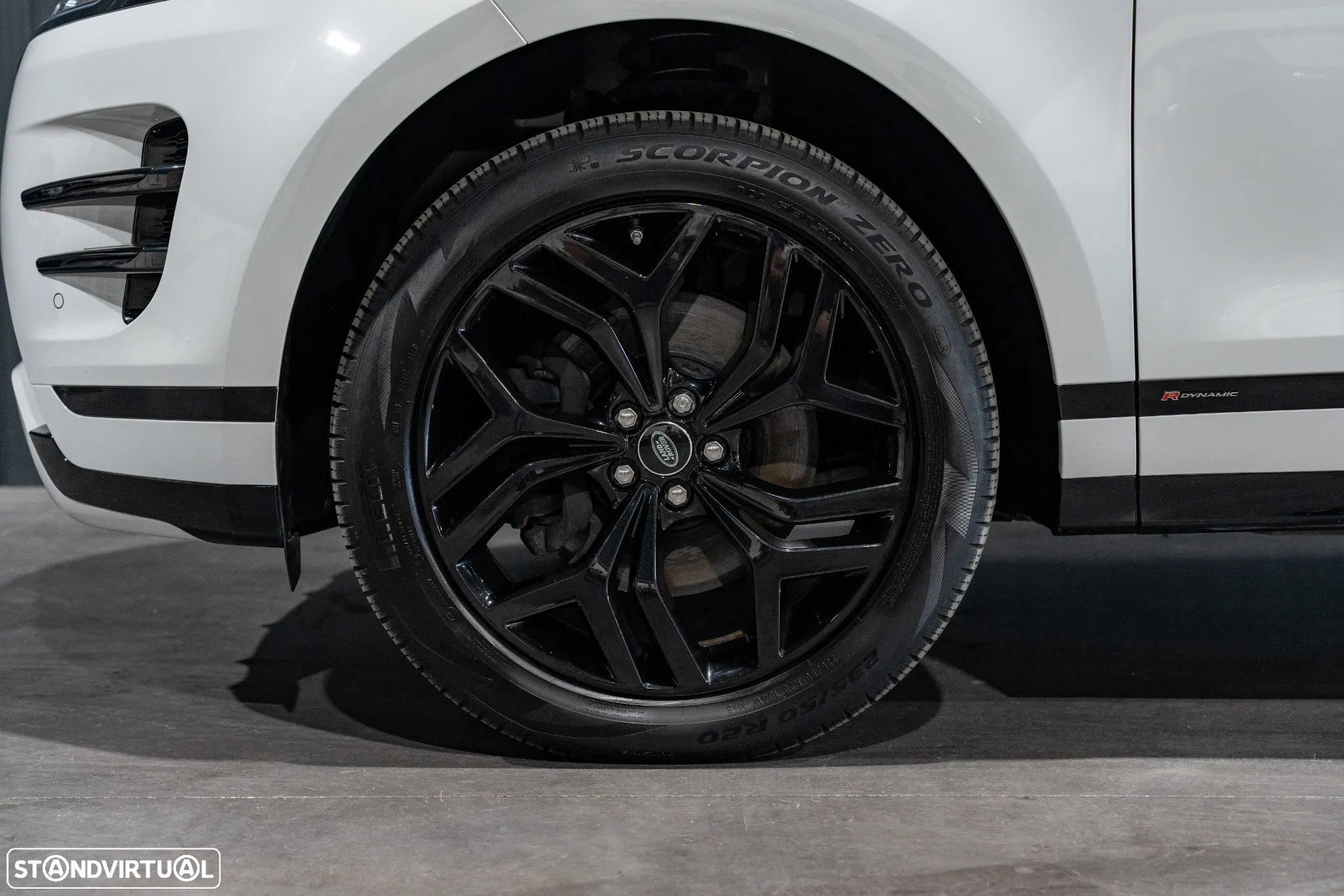 Land Rover Range Rover Evoque 1.5 P300e AWD R-Dynamic SE Auto - 31