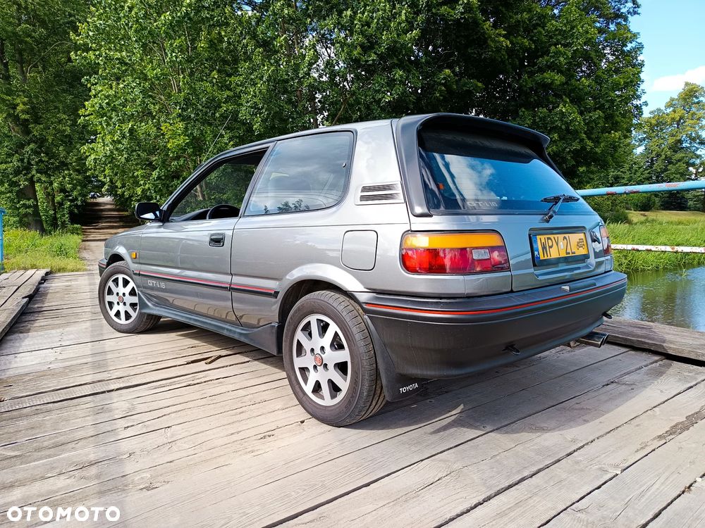 Toyota Corolla - 2