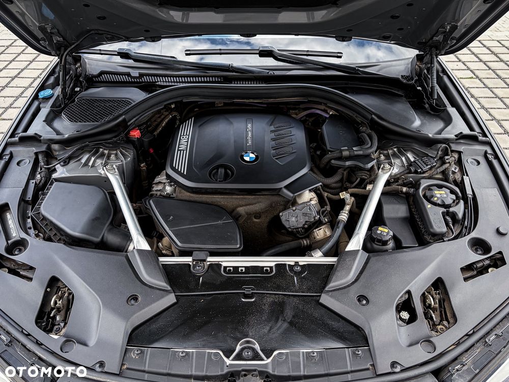 BMW Seria 5 520d M Sport Edition - 38