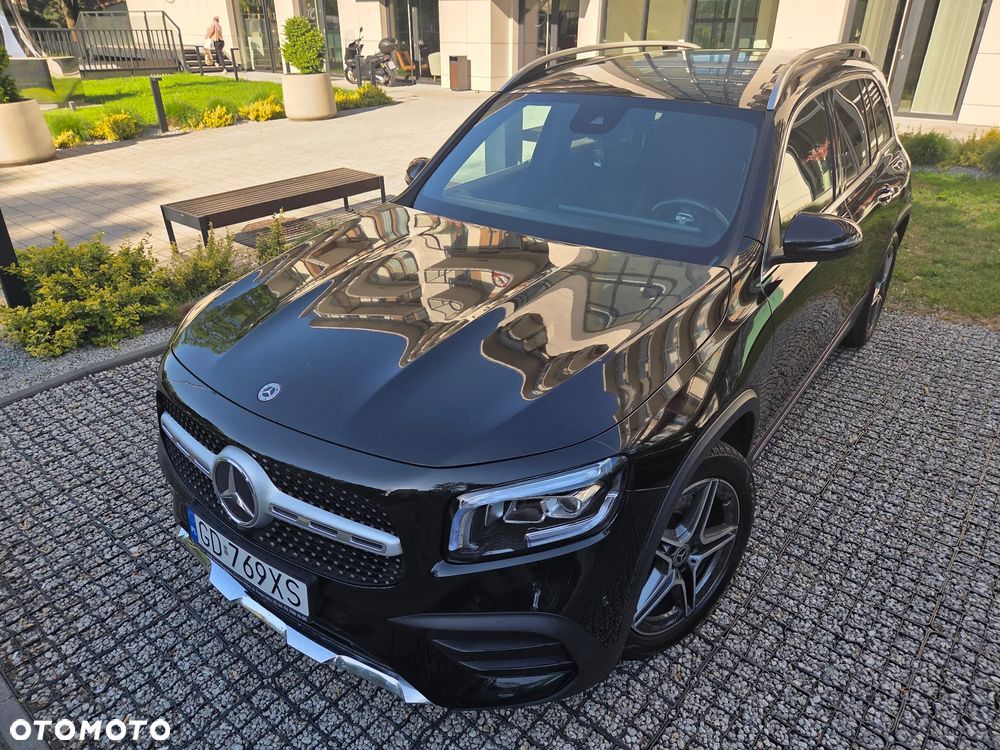 Mercedes-Benz GLB 250 4-Matic AMG Line 8G-DCT - 2