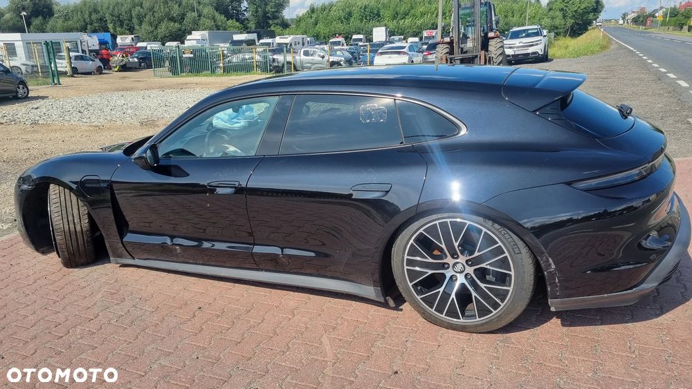 Porsche Taycan Performance Plus - 1